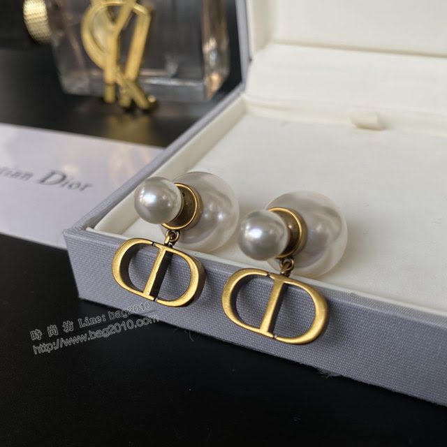 Dior飾品 迪奧經典熱銷新款復古字母CD耳釘耳環  zgd1315